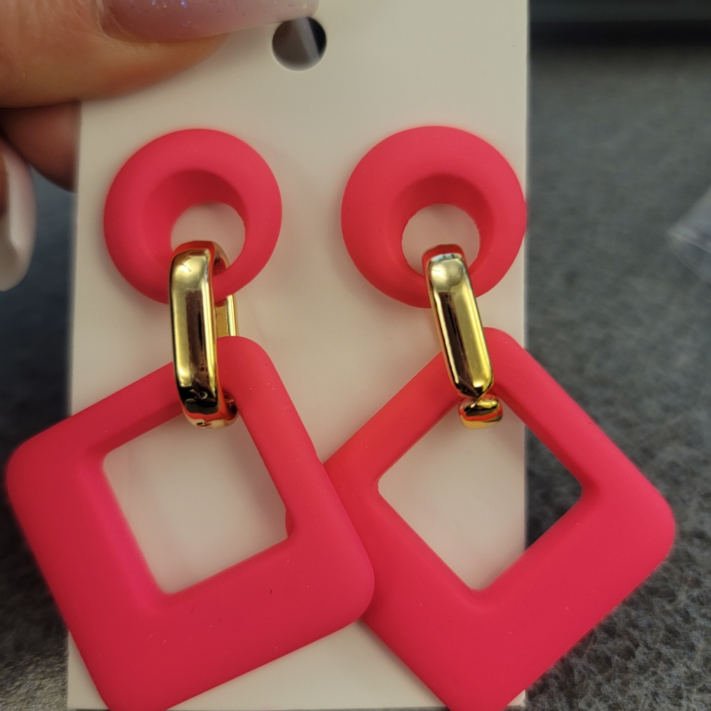 Hot Pink and Gold Geometric Earrings - Picture 1 of 1